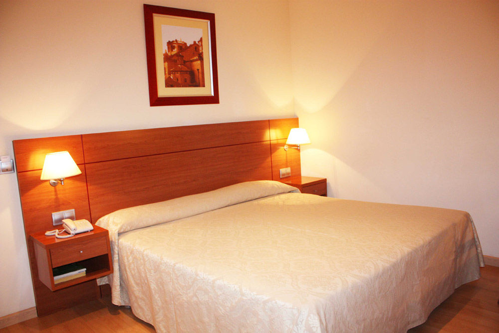 Hotel Palacios Alfaro Cameră foto